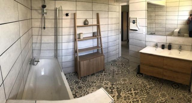 Апартаменты Loft Reve Du Soir 125 M2 Climatise 350 M De La Gare Лурд Экстерьер фото